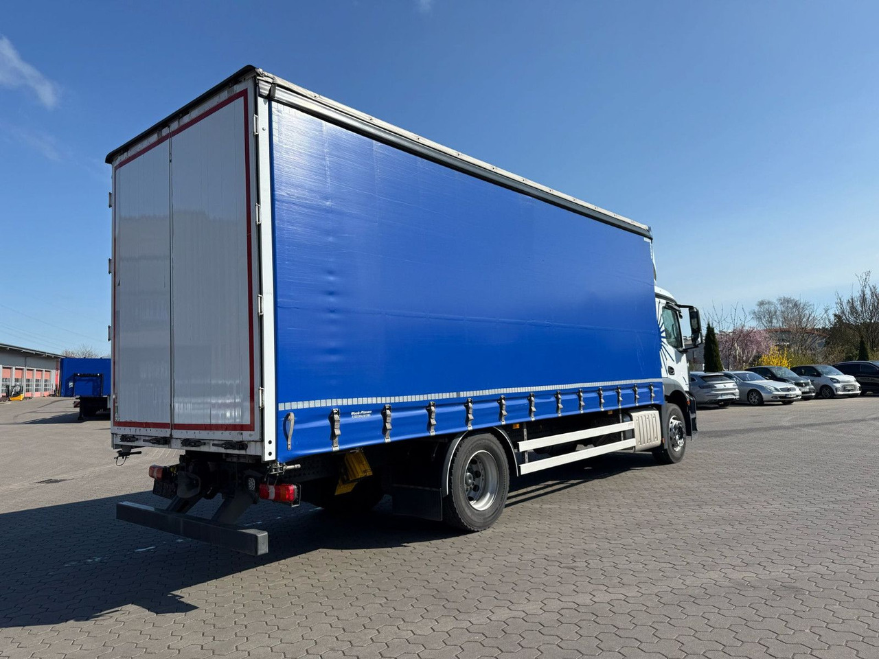 Mercedes-Benz Antos 1835 L - 4x2 Schiebeplane - Камион с брезент: снимка 4 Mercedes-Benz Antos 1835 L - 4x2 Schiebeplane - Камион с брезент: снимка 4