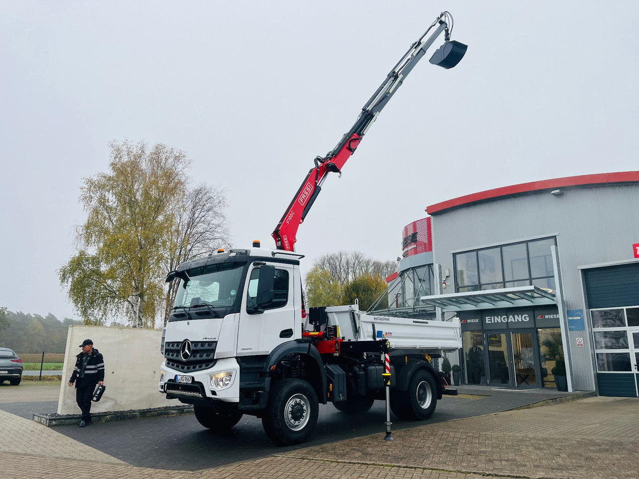 Mercedes-Benz Arocs 1835 4x4 Meiller Fassi F135 Kran Kipper - Самосвал камион, Камион с кран: снимка 3 Mercedes-Benz Arocs 1835 4x4 Meiller Fassi F135 Kran Kipper - Самосвал камион, Камион с кран: снимка 3