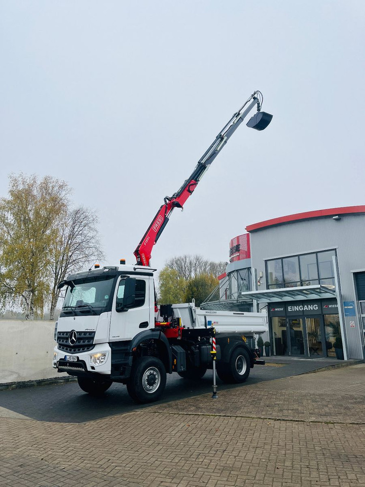 Mercedes-Benz Arocs 1835 4x4 Meiller Fassi F135 Kran Kipper - Самосвал камион, Камион с кран: снимка 4 Mercedes-Benz Arocs 1835 4x4 Meiller Fassi F135 Kran Kipper - Самосвал камион, Камион с кран: снимка 4