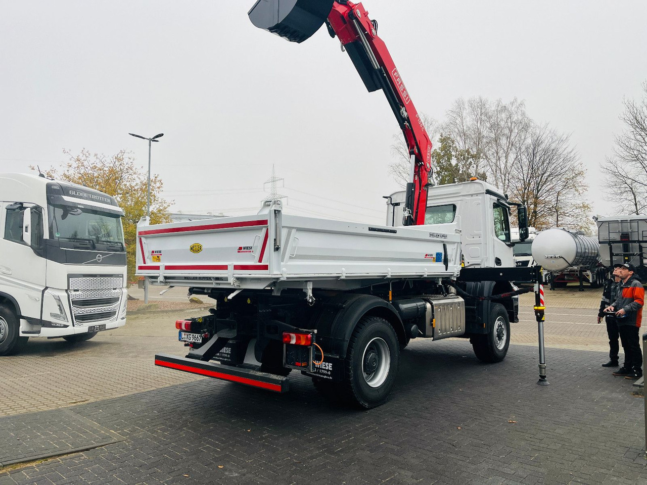Mercedes-Benz Arocs 1835 4x4 Meiller Fassi Kran Kipper - Самосвал камион, Камион с кран: снимка 5 Mercedes-Benz Arocs 1835 4x4 Meiller Fassi Kran Kipper - Самосвал камион, Камион с кран: снимка 5