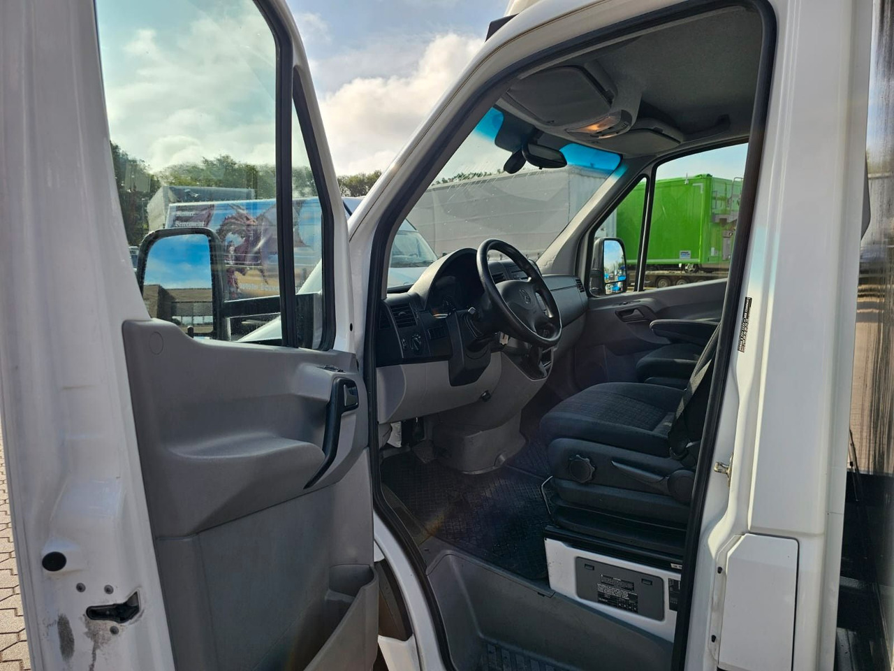 Лекотоварен автомобил фургон Mercedes-Benz Sprinter mit Kofferaufbau: снимка 10