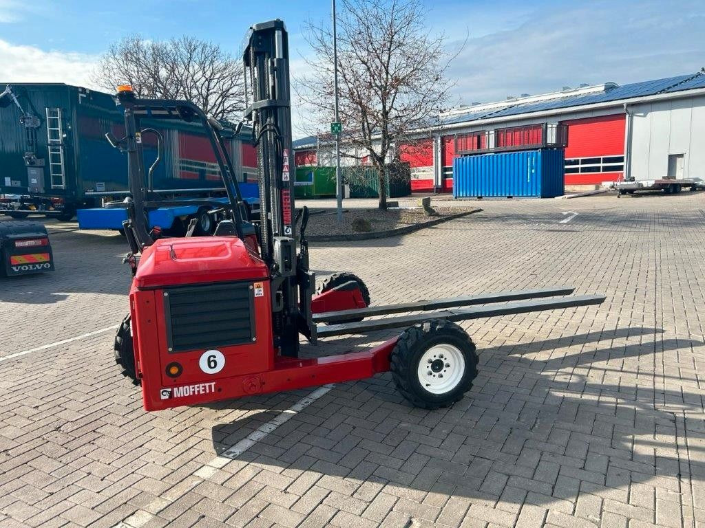 Moffett CARGOTEC - Tragkraft 2.500 kg - Дизелов мотокар: снимка 3 Moffett CARGOTEC - Tragkraft 2.500 kg - Дизелов мотокар: снимка 3