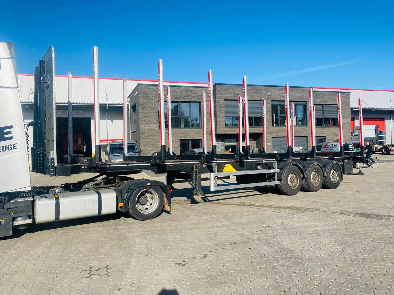 PAVIC Holzauflieger mit Schemel und Rungen - Полуремарке за дърва: снимка 3 PAVIC Holzauflieger mit Schemel und Rungen - Полуремарке за дърва: снимка 3