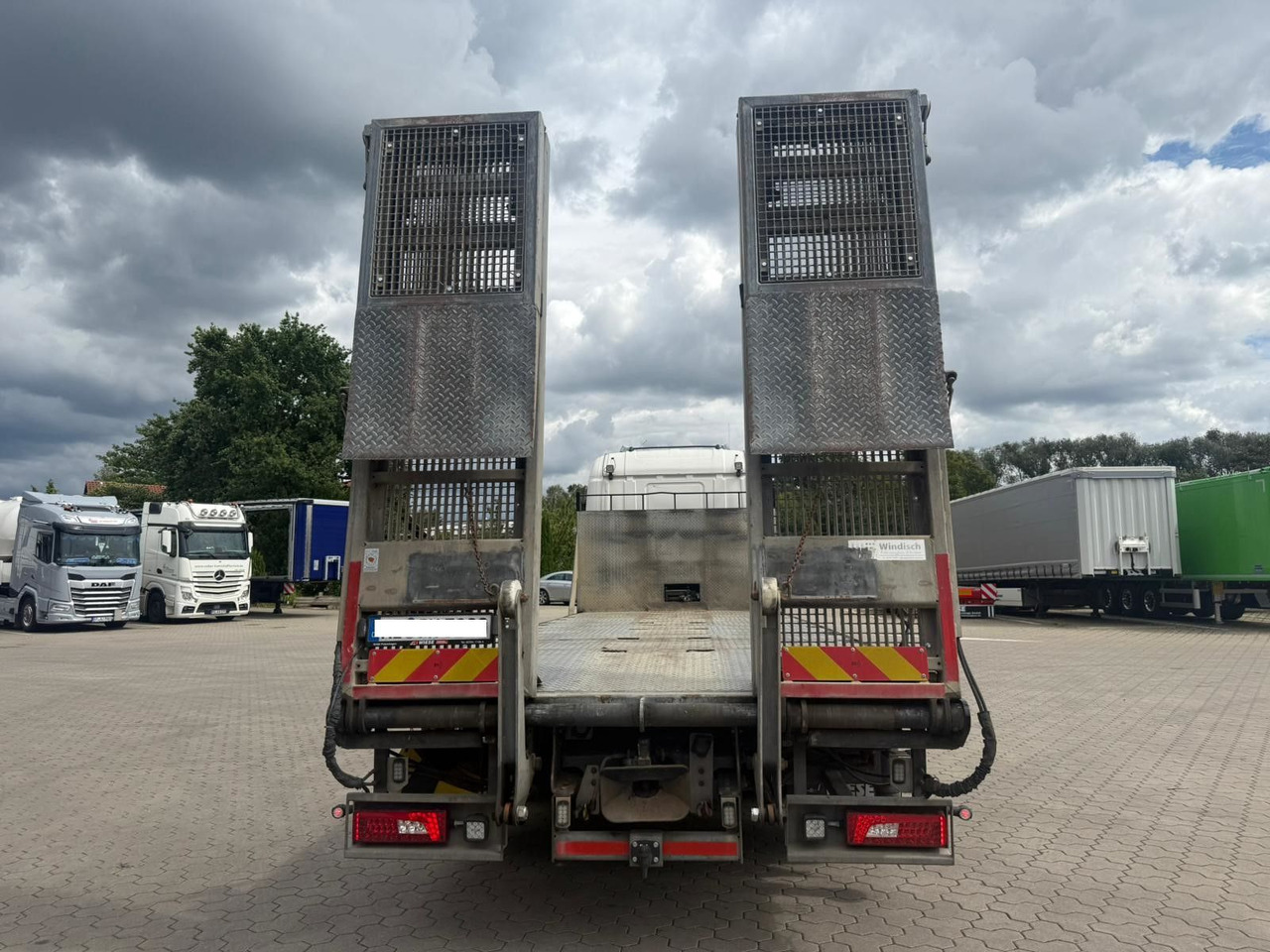 Scania G450 Baumaschinentransporter mit Rampen - Камион пътна помощ: снимка 5 Scania G450 Baumaschinentransporter mit Rampen - Камион пътна помощ: снимка 5