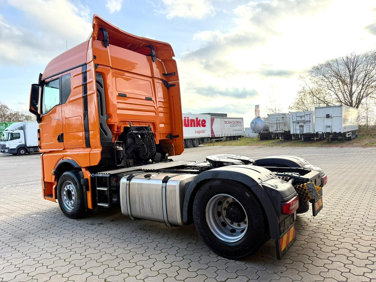 MAN TGX 18.510 23.000km!! Top Zustand - Влекач: снимка 4 MAN TGX 18.510 23.000km!! Top Zustand - Влекач: снимка 4