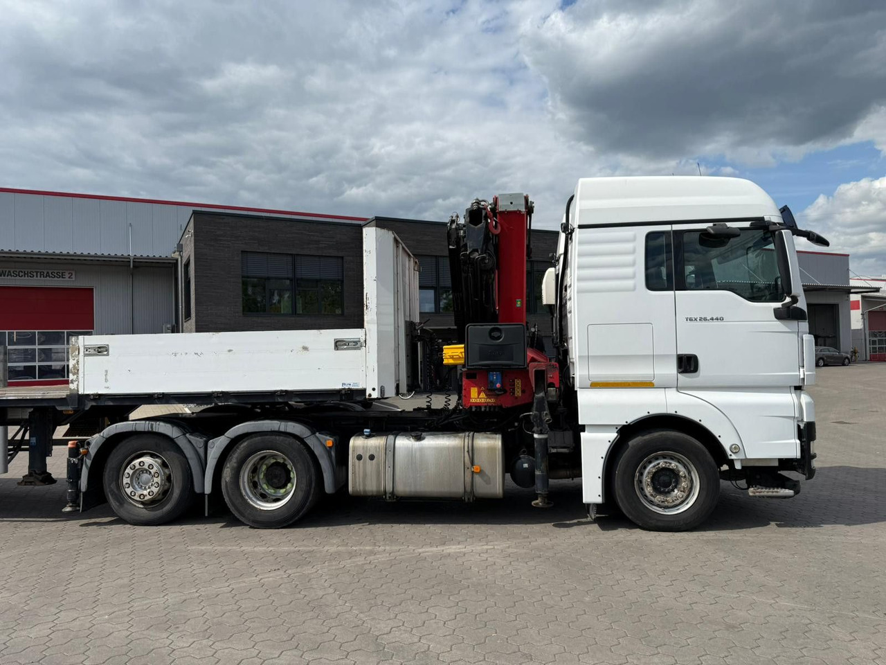 MAN TGX 26.440 6x2 mit HMF 3000-5 Kran - Влекач: снимка 3 MAN TGX 26.440 6x2 mit HMF 3000-5 Kran - Влекач: снимка 3