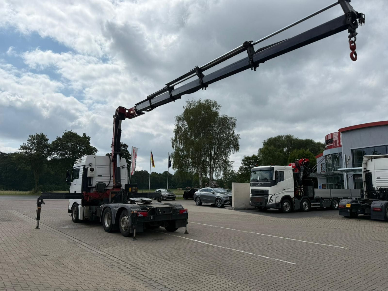 MAN TGX 26.440 6x2 mit HMF 3000-5 Kran TÜV NEU - Влекач: снимка 4 MAN TGX 26.440 6x2 mit HMF 3000-5 Kran TÜV NEU - Влекач: снимка 4