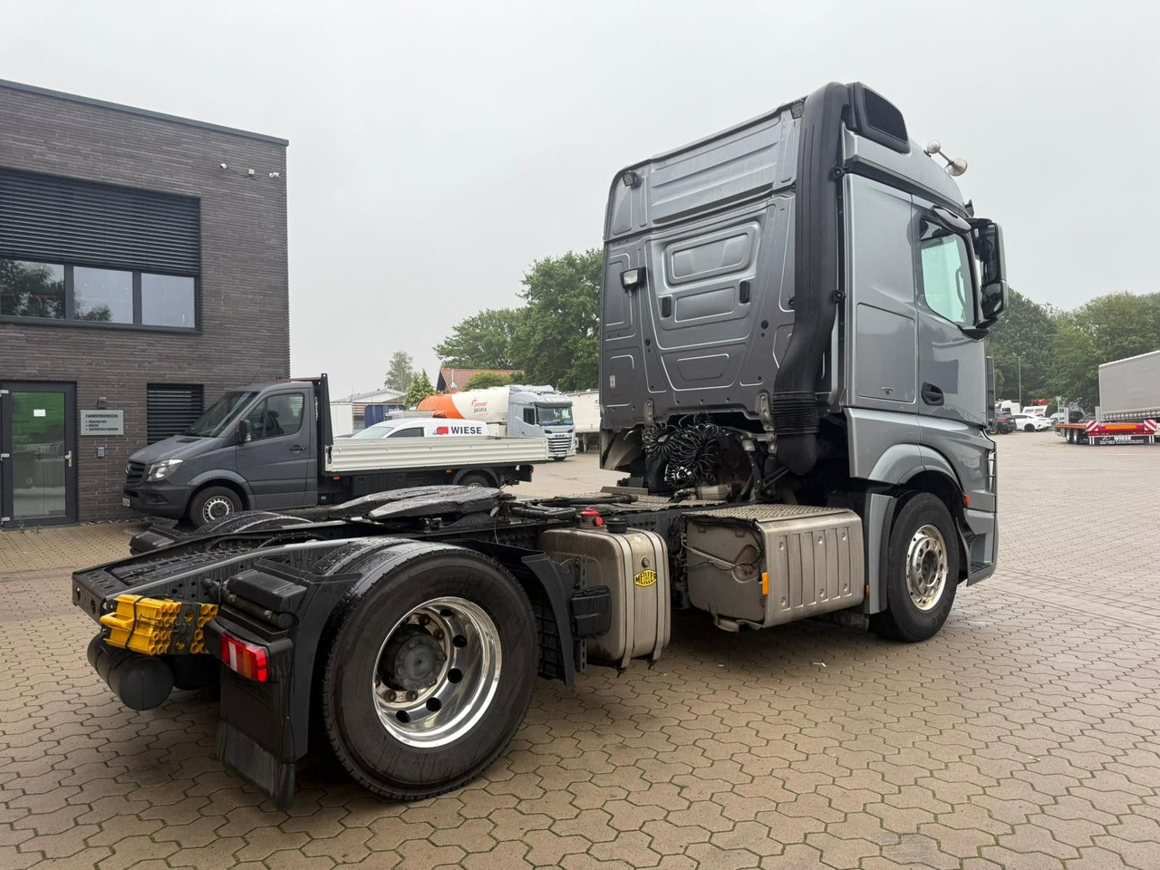 Mercedes-Benz Actros 1851 LS 4x2 Hydraulik Alu Felgen - Влекач: снимка 4 Mercedes-Benz Actros 1851 LS 4x2 Hydraulik Alu Felgen - Влекач: снимка 4