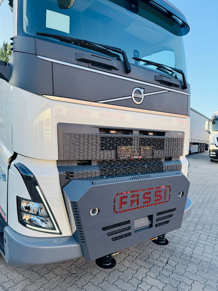 Volvo FH500 6x2 mit Fassi F545 2.27 JIB Winde so - Влекач: снимка 2 Volvo FH500 6x2 mit Fassi F545 2.27 JIB Winde so - Влекач: снимка 2