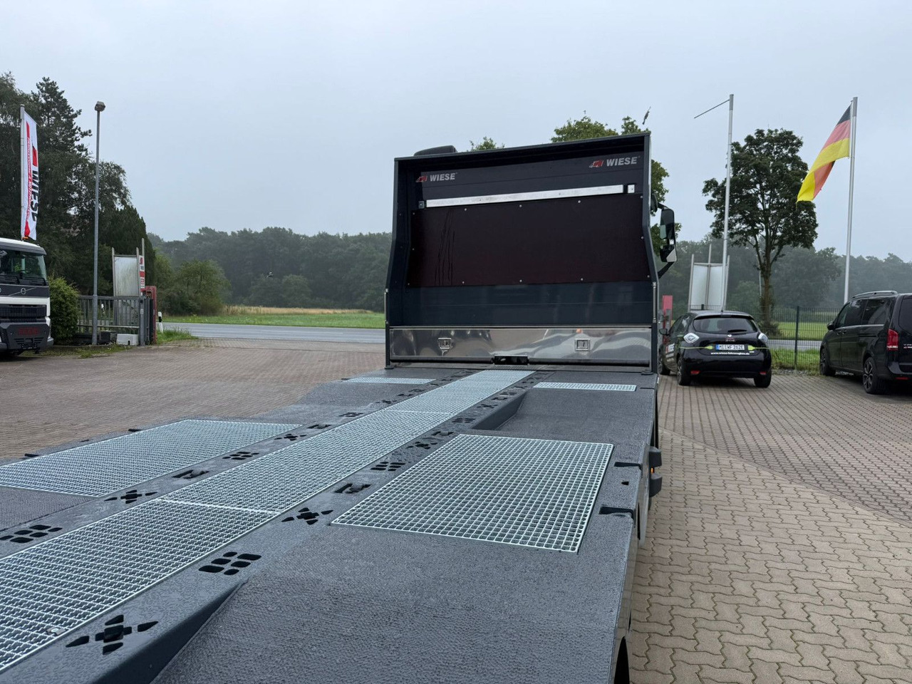 Volvo Arbeitsbühnen Baumaschinentransporter mit Rampen - Автовоз камион: снимка 5 Volvo Arbeitsbühnen Baumaschinentransporter mit Rampen - Автовоз камион: снимка 5