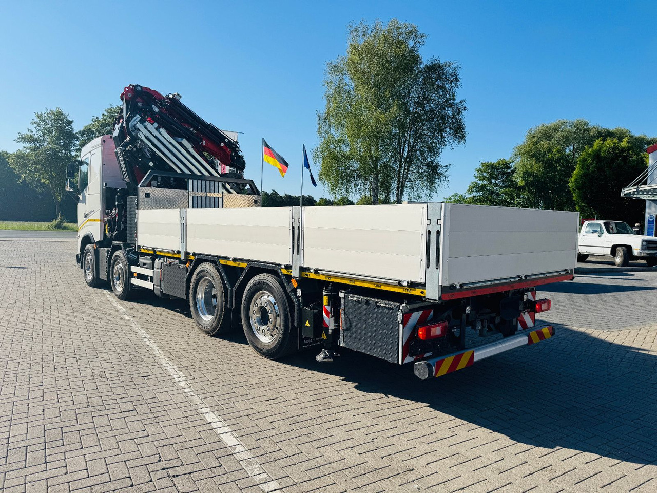 Volvo FH 500 8x2 mit F710RA.2.27 L426 und V20 Winde - Бордови камион, Камион с кран: снимка 5 Volvo FH 500 8x2 mit F710RA.2.27 L426 und V20 Winde - Бордови камион, Камион с кран: снимка 5