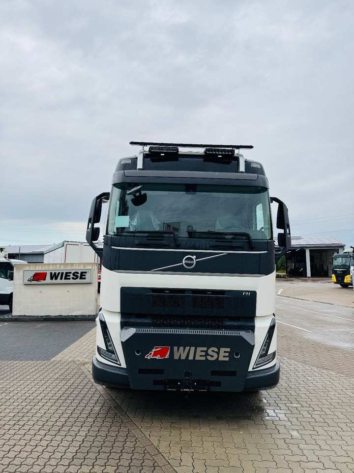 Volvo FH540 10x4 mit F1150 Ladekran, Sattelzugmaschine - Бордови камион, Камион с кран: снимка 4 Volvo FH540 10x4 mit F1150 Ladekran, Sattelzugmaschine - Бордови камион, Камион с кран: снимка 4