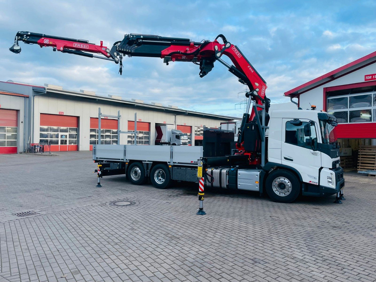 Volvo FMX 500 FASSI Ladekran F545 JIB & Winde Sofort - Бордови камион, Камион с кран: снимка 4 Volvo FMX 500 FASSI Ladekran F545 JIB & Winde Sofort - Бордови камион, Камион с кран: снимка 4