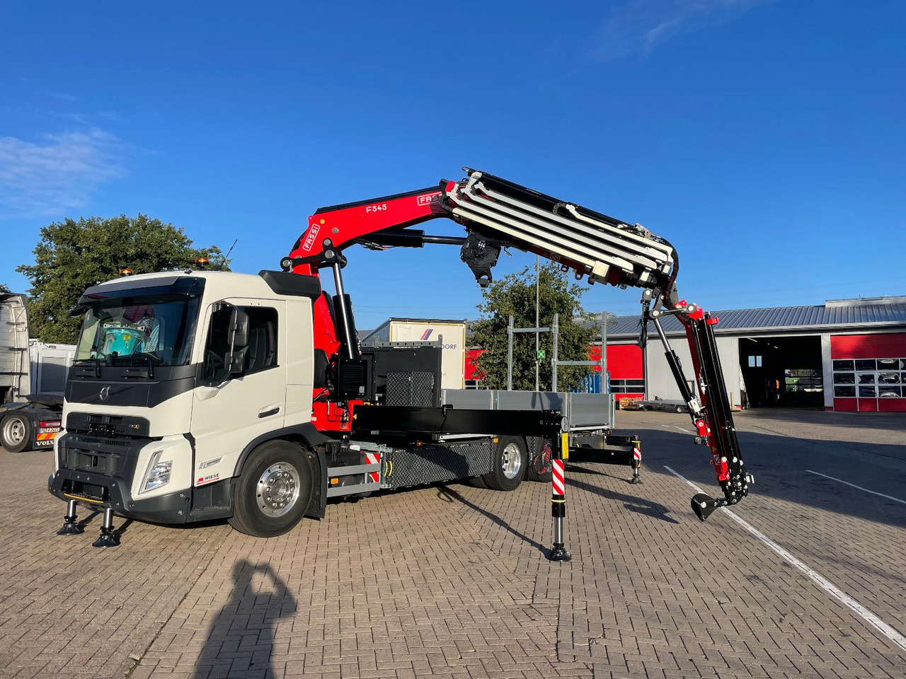 Volvo FMX 500 FASSI Ladekran F545 JIB & Winde Sofort - Камион с кран: снимка 2 Volvo FMX 500 FASSI Ladekran F545 JIB & Winde Sofort - Камион с кран: снимка 2