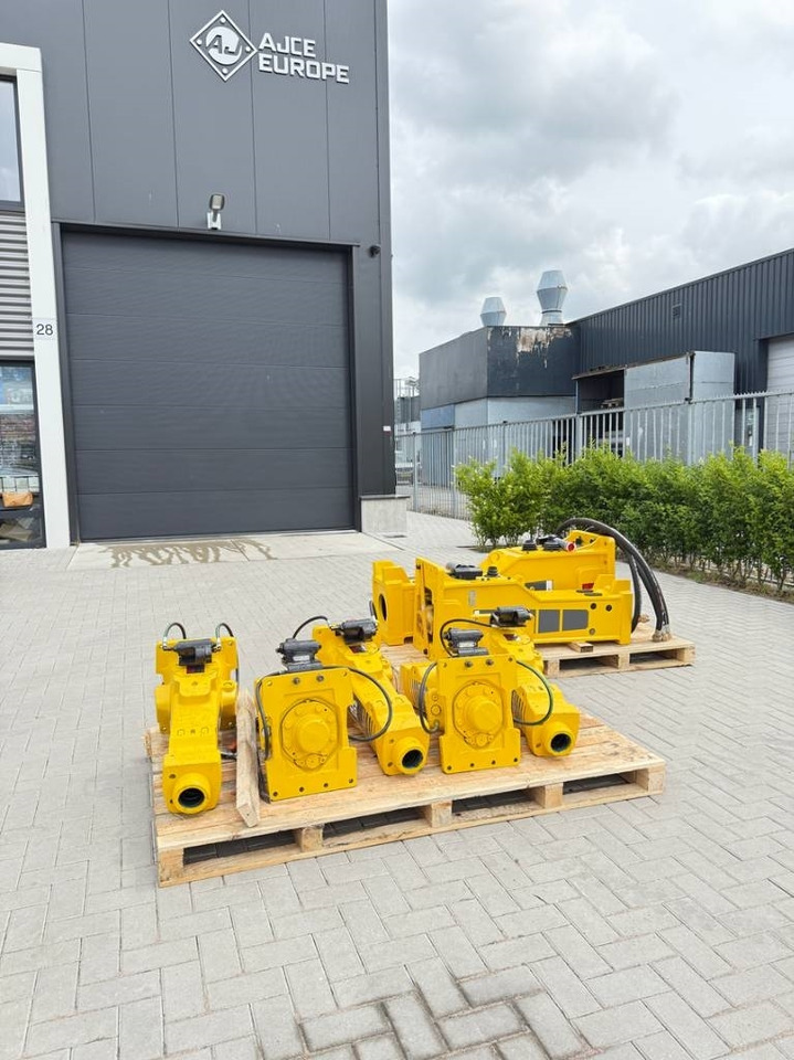 Epiroc Atlas copco SB302 - Хидравличен чук за Строителна техника: снимка 1 Epiroc Atlas copco SB302 - Хидравличен чук за Строителна техника: снимка 1