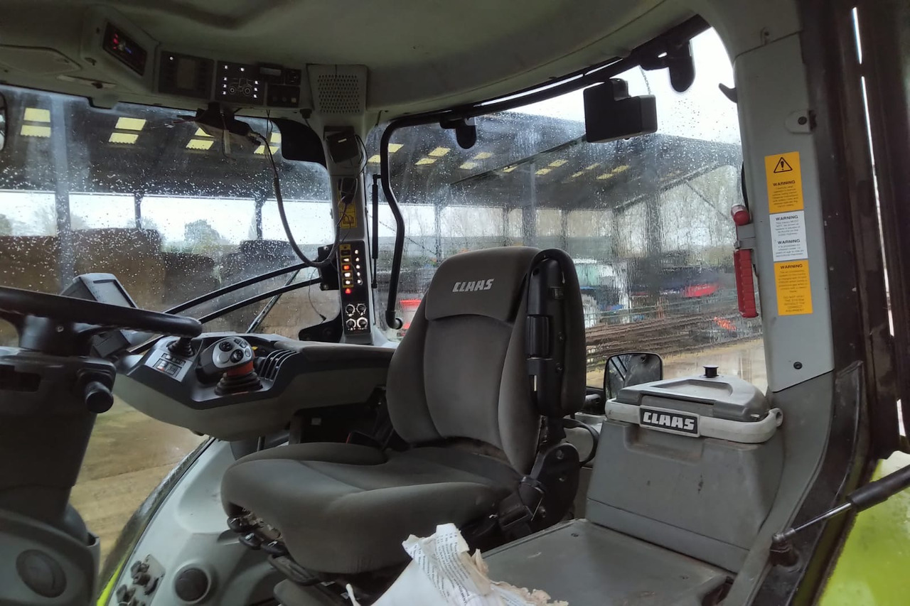 CLAAS AXION 850 - Трактор: снимка 3 CLAAS AXION 850 - Трактор: снимка 3