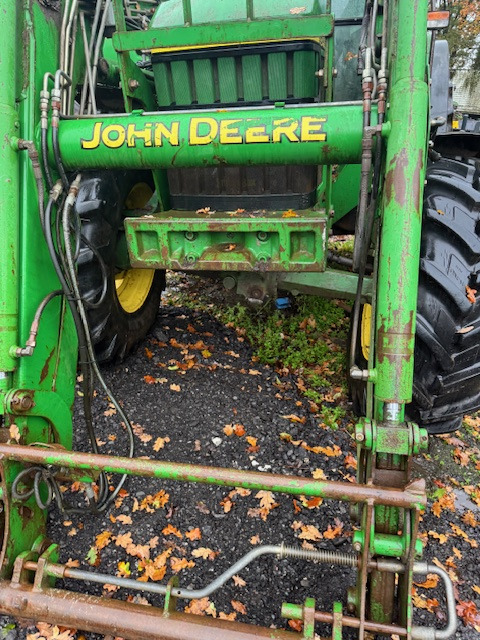 JOHN DEERE 6400 - Трактор: снимка 2 JOHN DEERE 6400 - Трактор: снимка 2