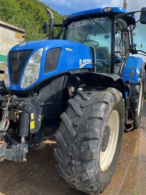 New Holland T7.220 - Трактор: снимка 3 New Holland T7.220 - Трактор: снимка 3