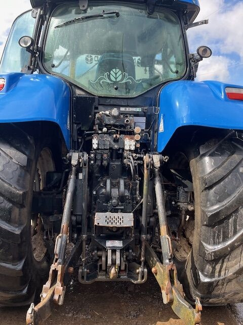 New Holland T7.220 - Трактор: снимка 2 New Holland T7.220 - Трактор: снимка 2