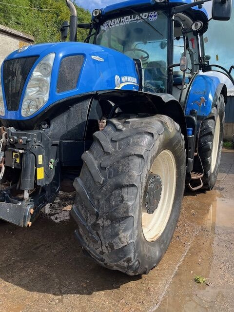 New Holland T7.220 - Трактор: снимка 5 New Holland T7.220 - Трактор: снимка 5