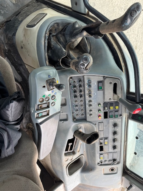 Трактор VALTRA T130: снимка 7