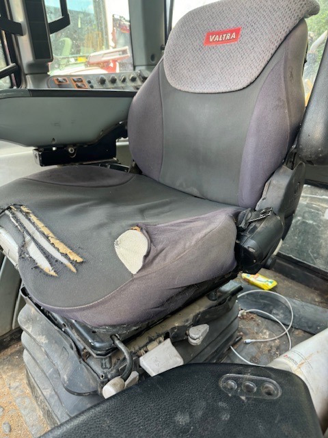VALTRA T183 DIRECT DRIVE - Трактор: снимка 3 VALTRA T183 DIRECT DRIVE - Трактор: снимка 3