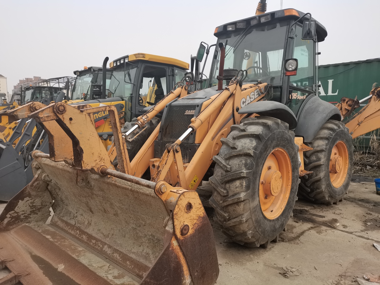 CASE 695 - Багер-товарач: снимка 2 CASE 695 - Багер-товарач: снимка 2