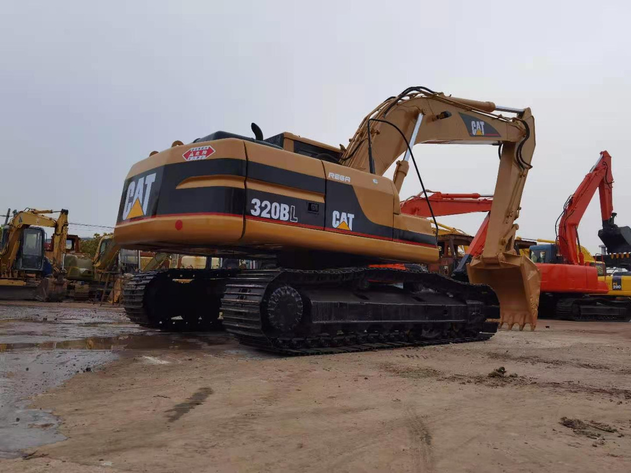 CATERPILLAR 320B - Верижен багер: снимка 2 CATERPILLAR 320B - Верижен багер: снимка 2
