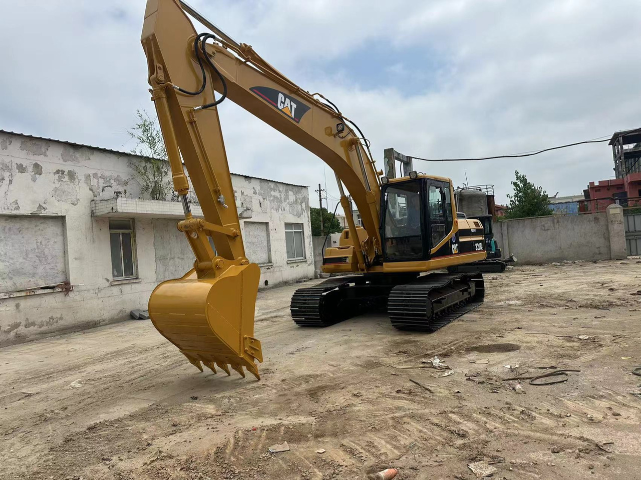 CATERPILLAR 320BL - Верижен багер: снимка 2 CATERPILLAR 320BL - Верижен багер: снимка 2