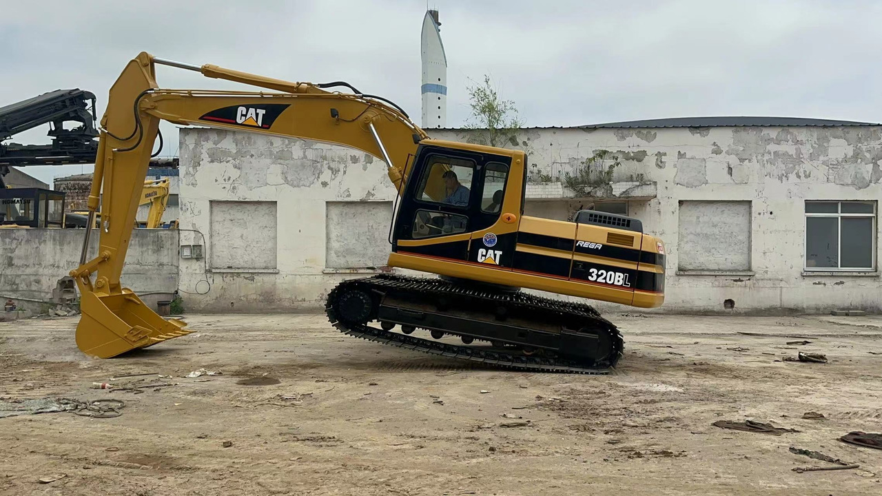 CATERPILLAR 320BL - Верижен багер: снимка 2 CATERPILLAR 320BL - Верижен багер: снимка 2