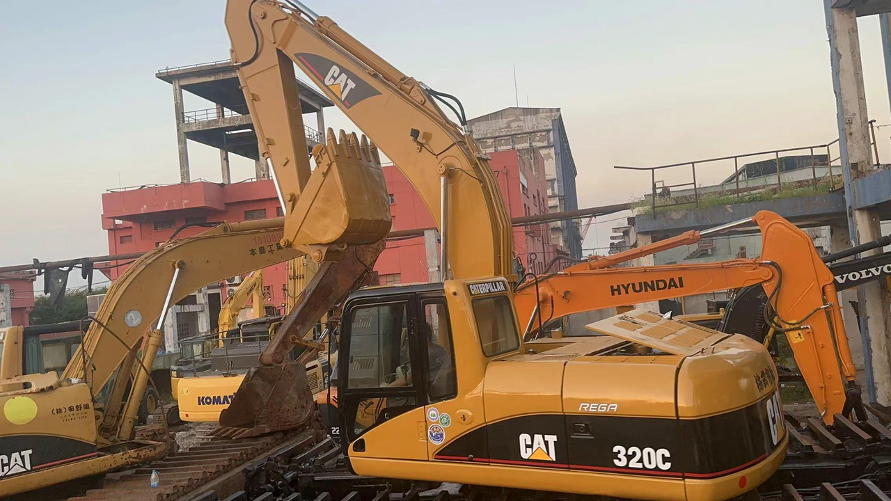 CATERPILLAR 320C - Плаващ багер: снимка 4 CATERPILLAR 320C - Плаващ багер: снимка 4