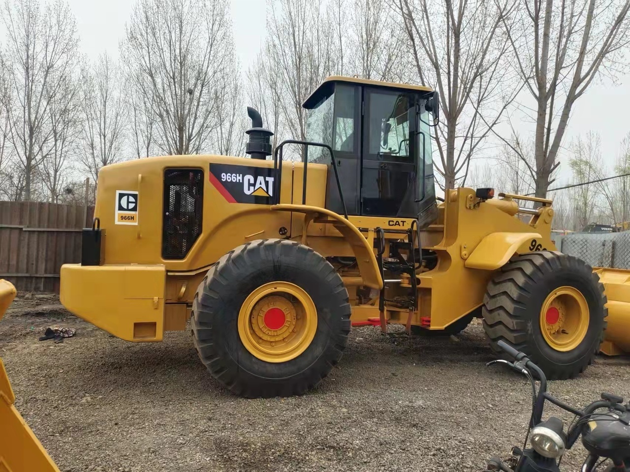 CATERPILLAR 966H - Колесен товарач: снимка 1 CATERPILLAR 966H - Колесен товарач: снимка 1