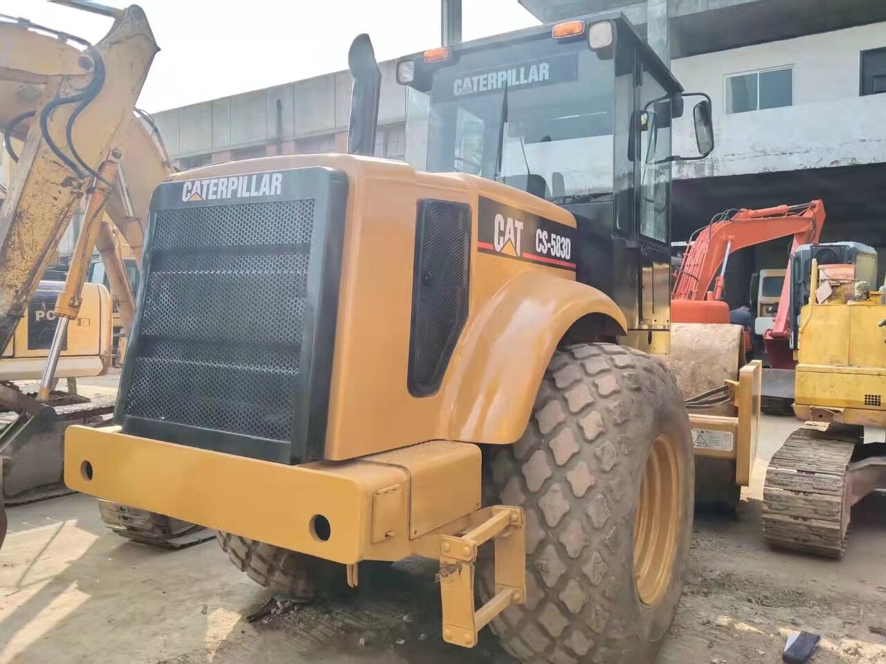 CATERPILLAR CS583D - Валяк: снимка 3 CATERPILLAR CS583D - Валяк: снимка 3