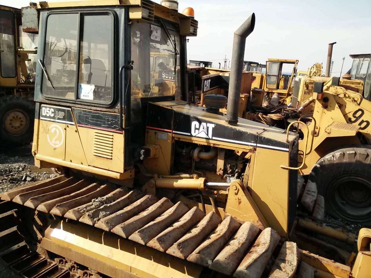 CATERPILLAR D5C - Булдозер: снимка 1 CATERPILLAR D5C - Булдозер: снимка 1