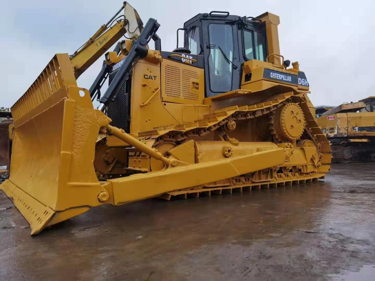 CATERPILLAR D6H - Булдозер: снимка 1 CATERPILLAR D6H - Булдозер: снимка 1
