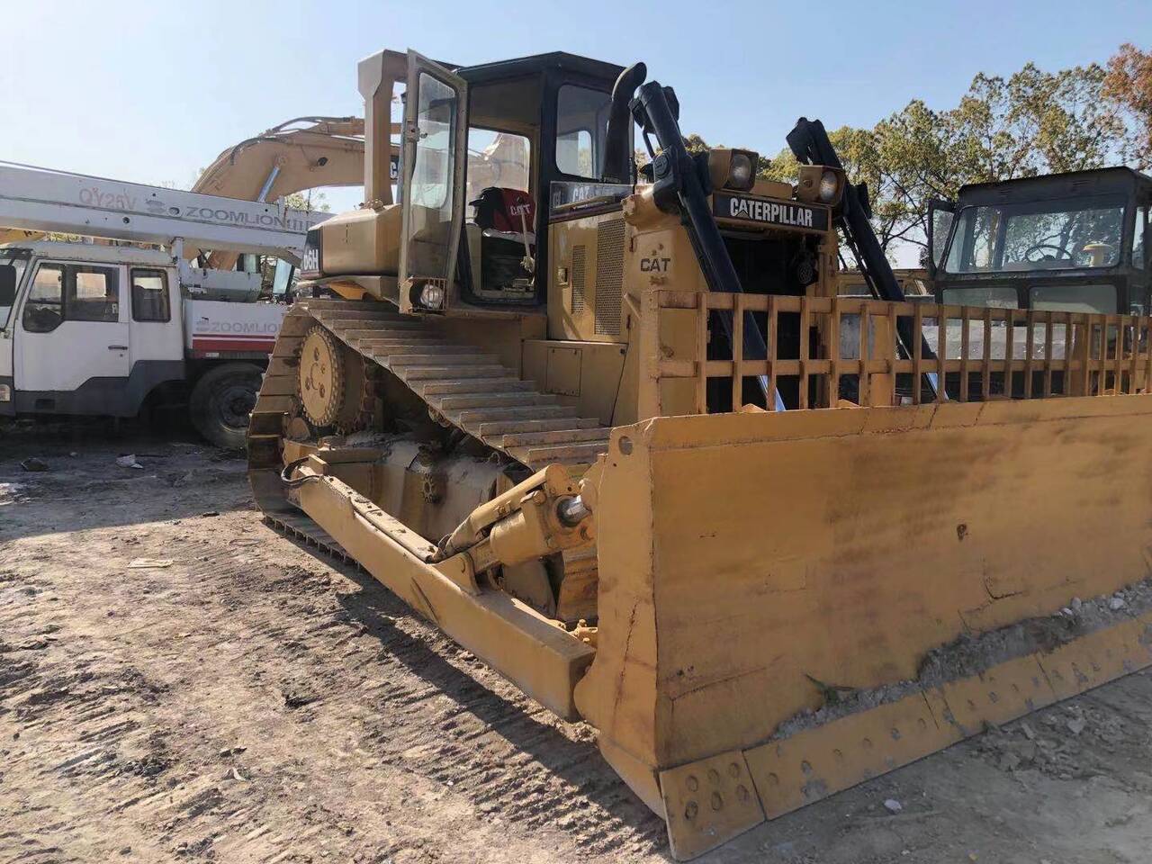 CATERPILLAR D6H - Булдозер: снимка 2 CATERPILLAR D6H - Булдозер: снимка 2