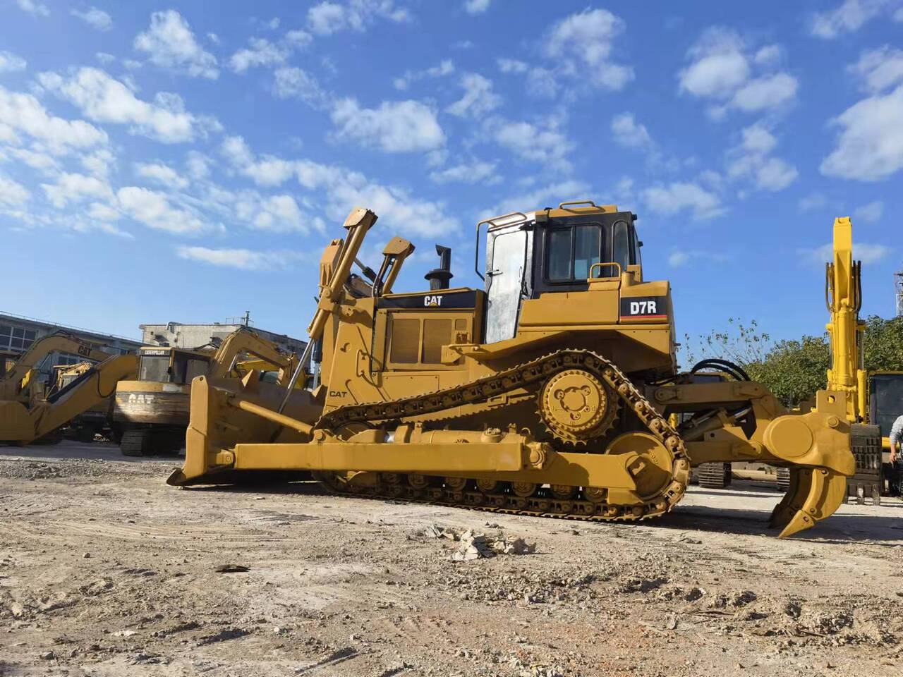 CATERPILLAR D7R - Булдозер: снимка 2 CATERPILLAR D7R - Булдозер: снимка 2