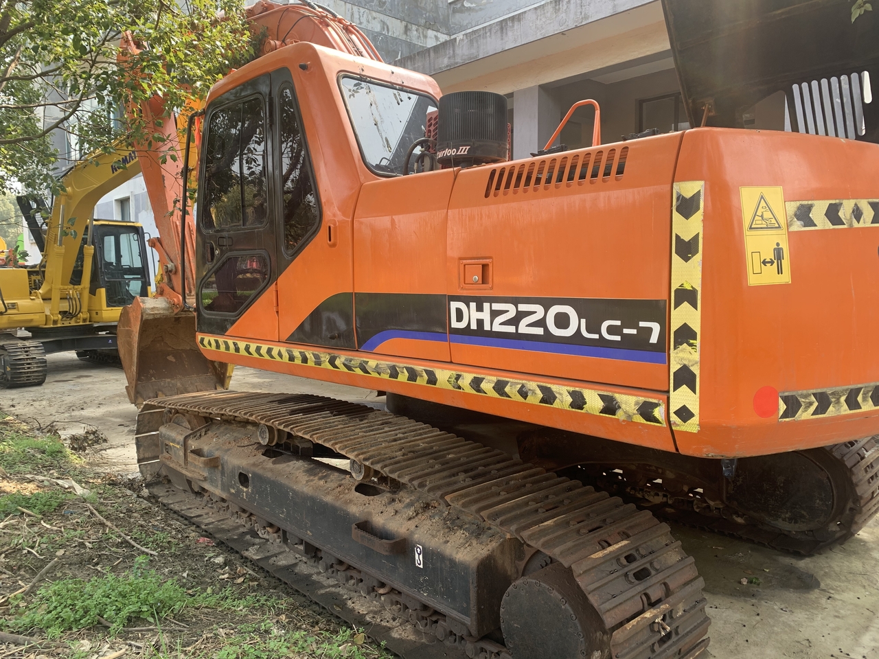 DOOSAN DH200LC-7 - Верижен багер: снимка 2 DOOSAN DH200LC-7 - Верижен багер: снимка 2