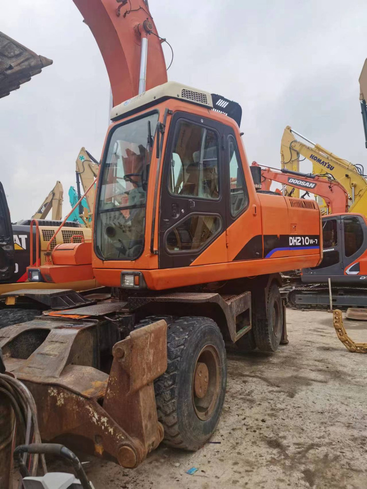 DOOSAN DH210W-7 - Колесен багер: снимка 3 DOOSAN DH210W-7 - Колесен багер: снимка 3