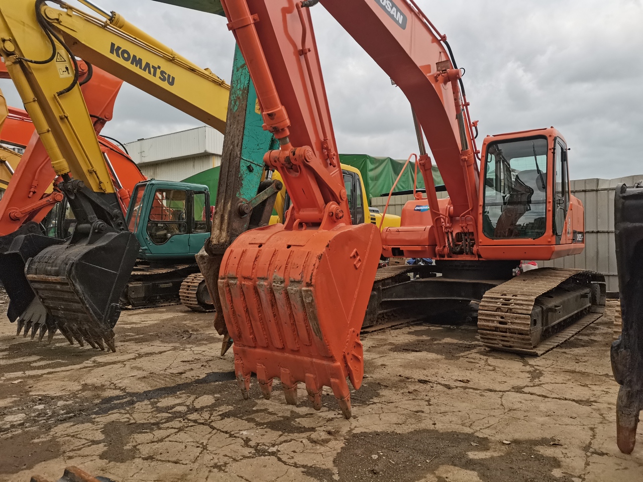DOOSAN DH225LC-7 - Верижен багер: снимка 3 DOOSAN DH225LC-7 - Верижен багер: снимка 3