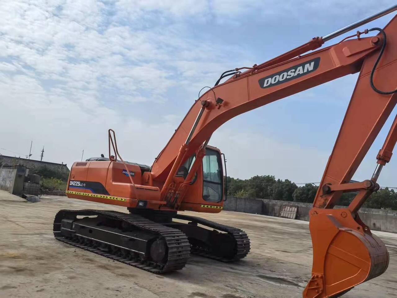 DOOSAN DH225LC-7 - Верижен багер: снимка 4 DOOSAN DH225LC-7 - Верижен багер: снимка 4