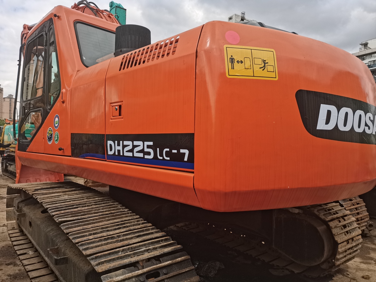 DOOSAN DH225LC-7 - Верижен багер: снимка 2 DOOSAN DH225LC-7 - Верижен багер: снимка 2