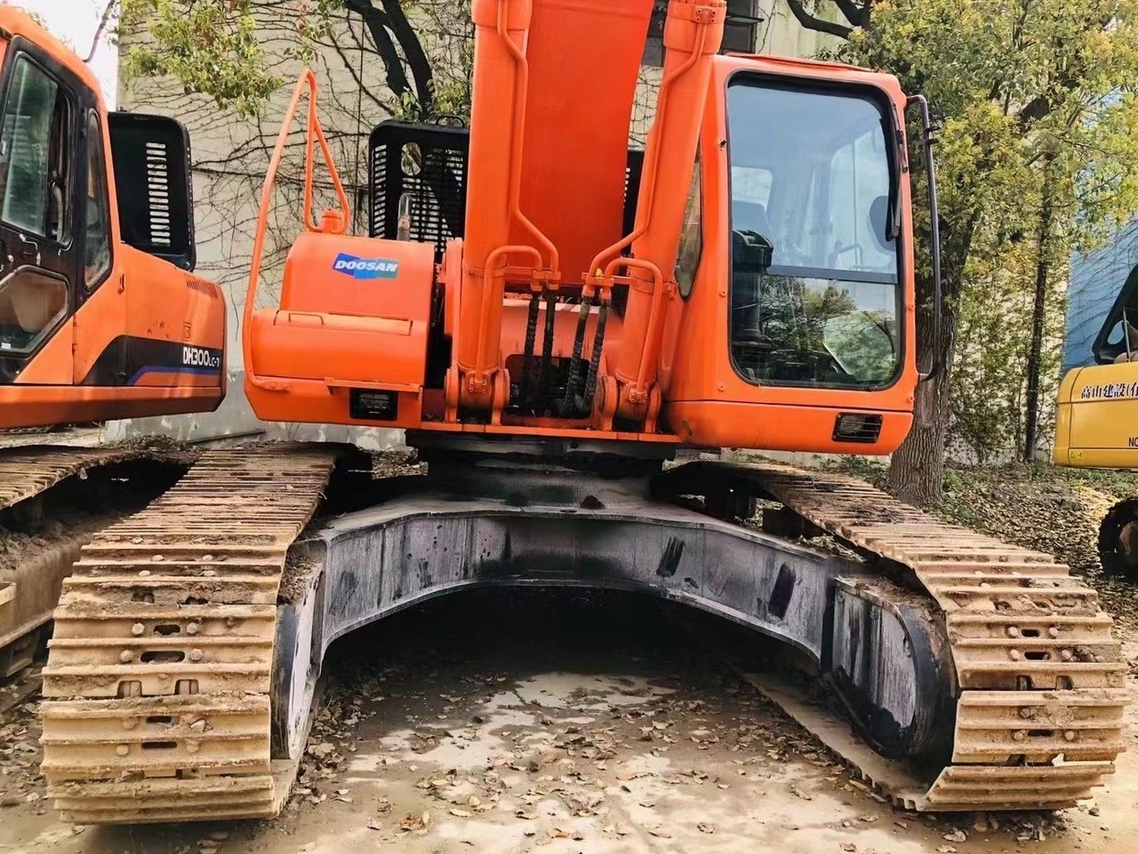 DOOSAN DH420LC-7 - Верижен багер: снимка 3 DOOSAN DH420LC-7 - Верижен багер: снимка 3