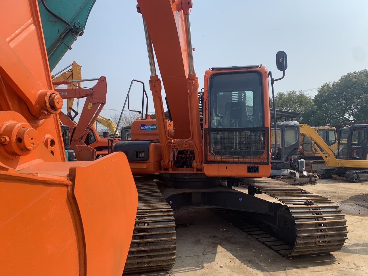 DOOSAN DX225LC - Верижен багер: снимка 3 DOOSAN DX225LC - Верижен багер: снимка 3