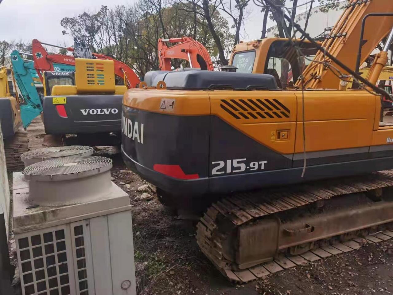 HYUNDAI R215-9T - Верижен багер: снимка 4 HYUNDAI R215-9T - Верижен багер: снимка 4