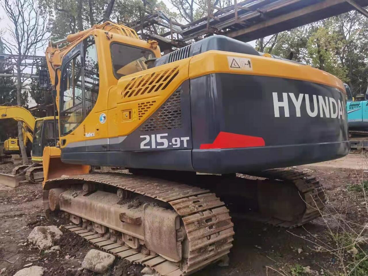 HYUNDAI R215-9T - Верижен багер: снимка 1 HYUNDAI R215-9T - Верижен багер: снимка 1