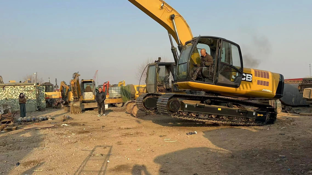 JCB JS220LC - Верижен багер: снимка 2 JCB JS220LC - Верижен багер: снимка 2