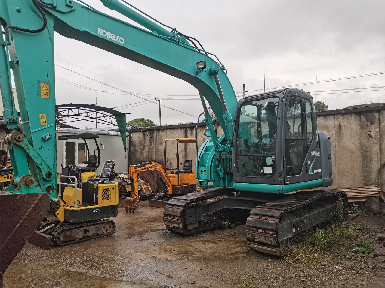 KOBELCO SK125SR - Верижен багер: снимка 3 KOBELCO SK125SR - Верижен багер: снимка 3