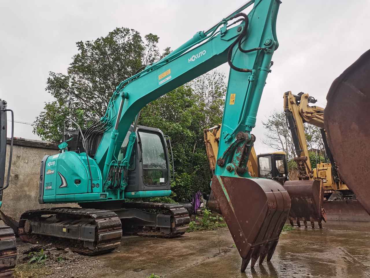 KOBELCO SK125SR - Верижен багер: снимка 2 KOBELCO SK125SR - Верижен багер: снимка 2