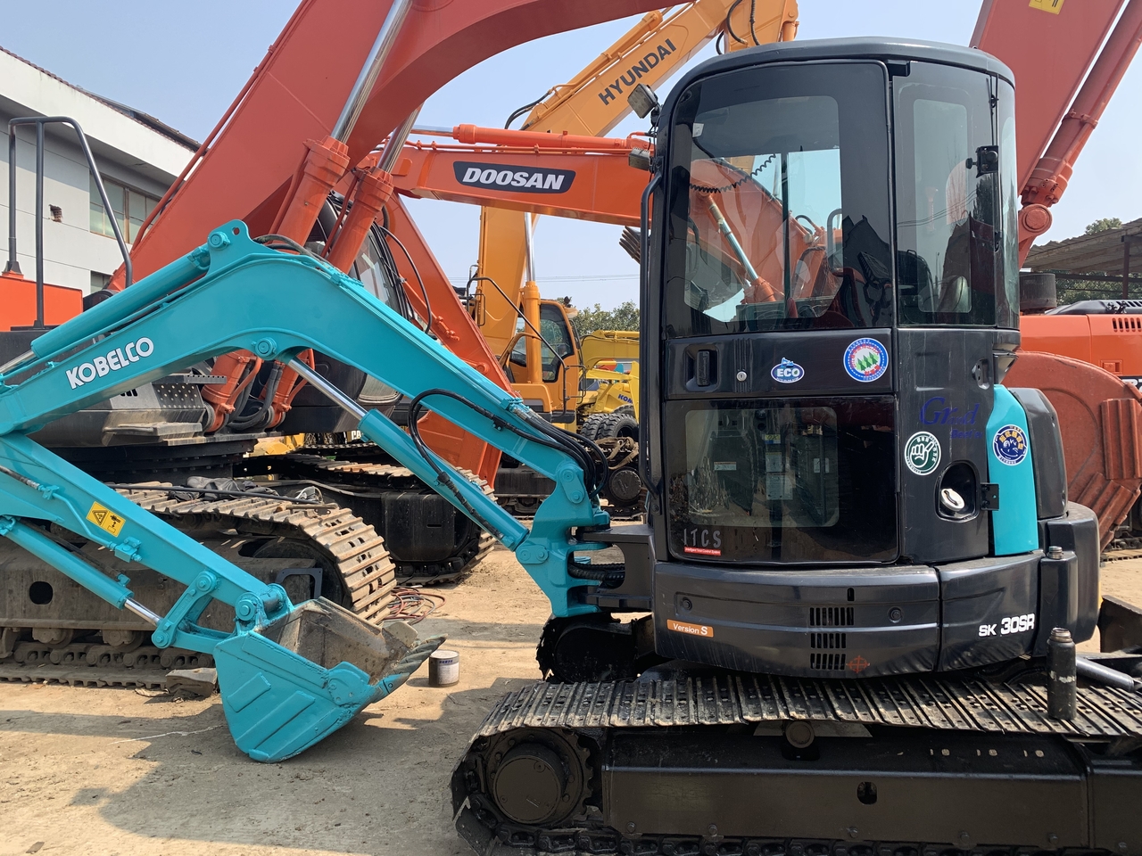KOBELCO SK30SR - Мини багер: снимка 4 KOBELCO SK30SR - Мини багер: снимка 4
